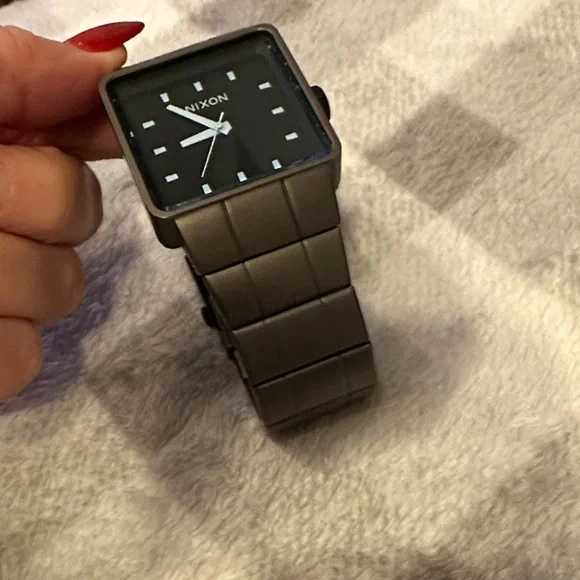 Nixon The Quattro Gunmetal watch - Picture 3 of 7